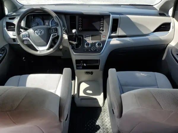 Toyota Sienna 2020