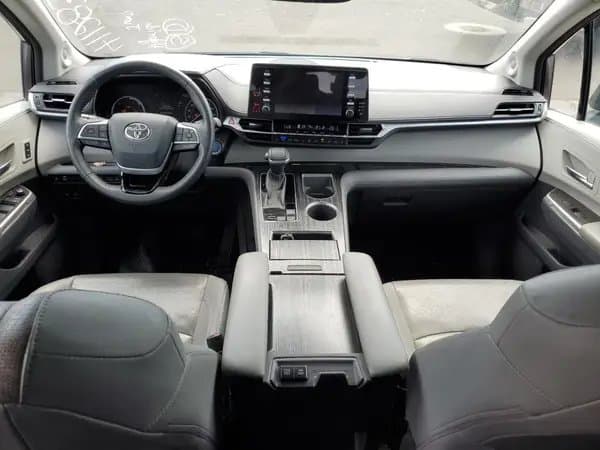 Toyota Sienna 2021