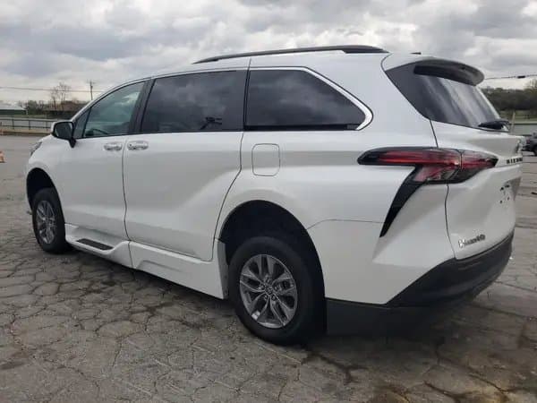 Toyota Sienna 2022