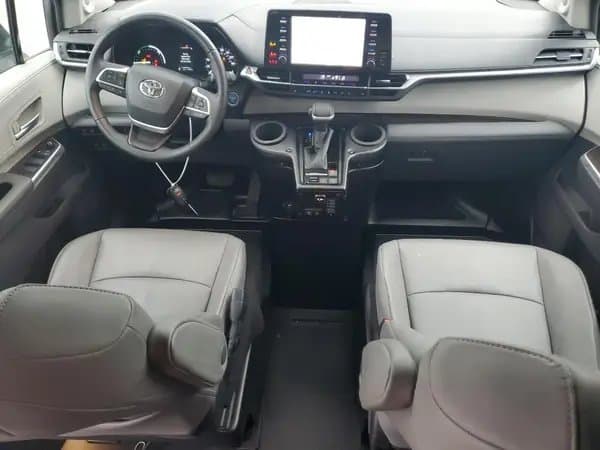 Toyota Sienna 2022