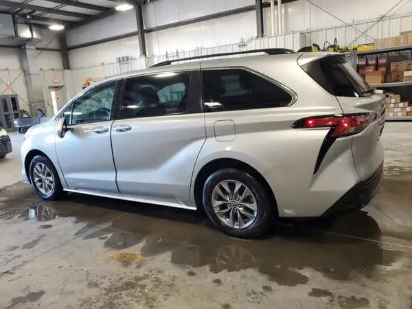 Toyota Sienna 2022
