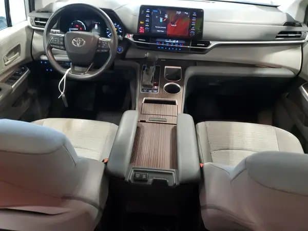Toyota Sienna 2022