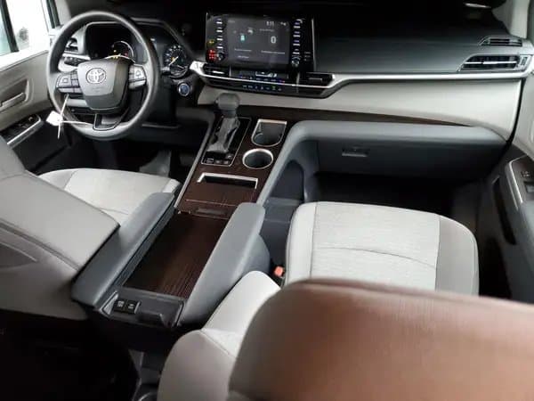 Toyota Sienna 2023