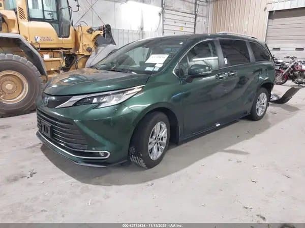 Toyota Sienna 2024