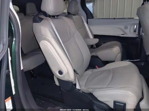Toyota Sienna 2024