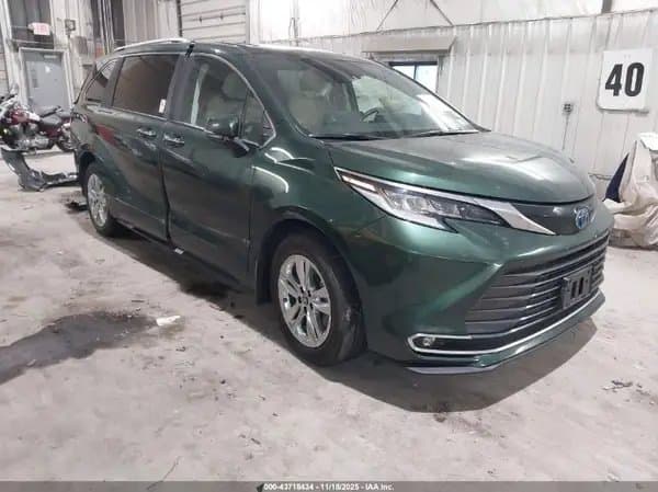 Toyota Sienna 2024