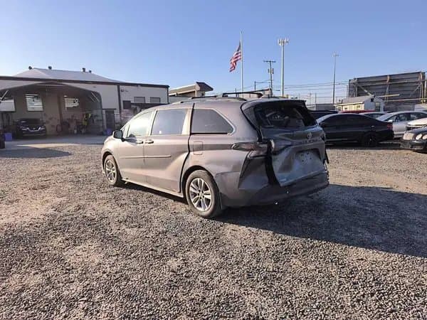 Toyota Sienna 2024