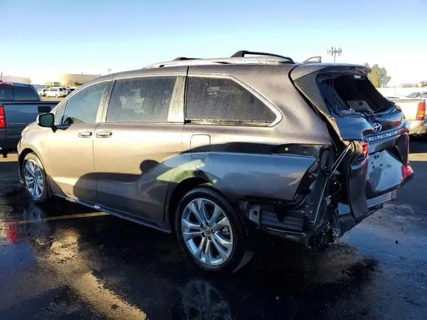 Toyota Sienna 2024