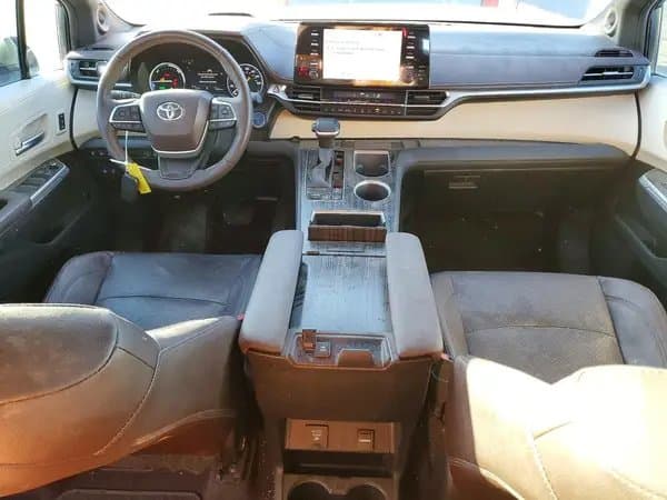 Toyota Sienna 2024