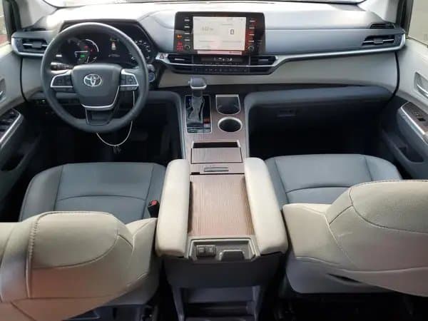 Toyota Sienna 2024