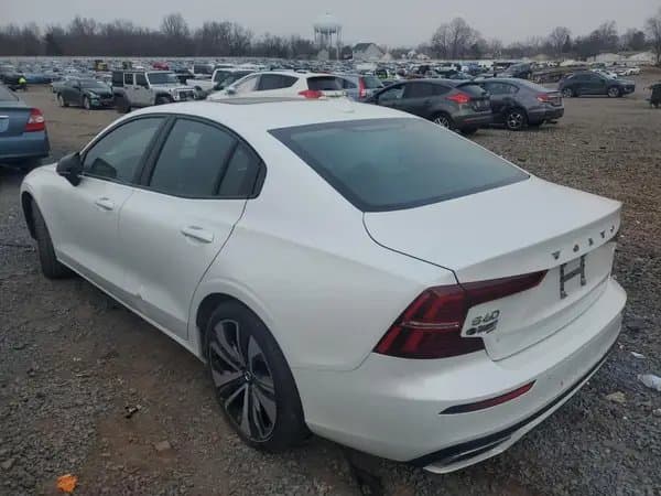 Volvo S60 2022