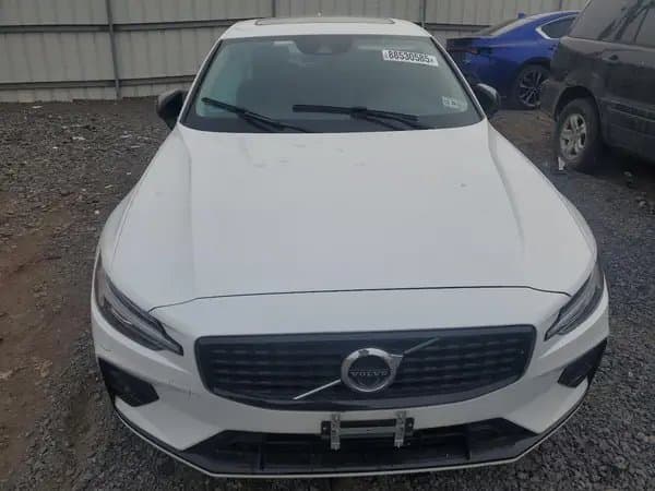 Volvo S60 2022