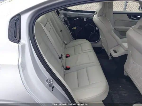 Volvo S60 2022