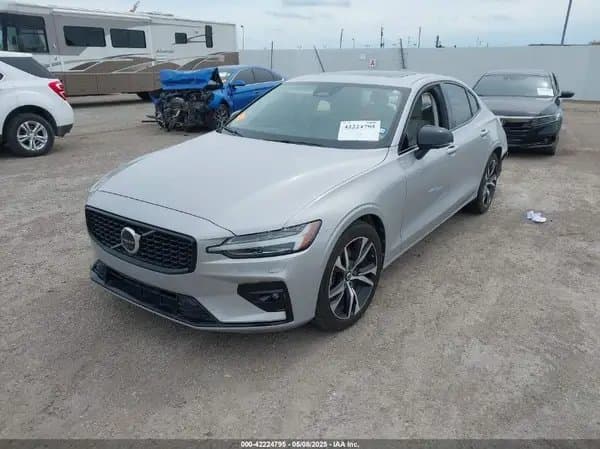Volvo S60 2024