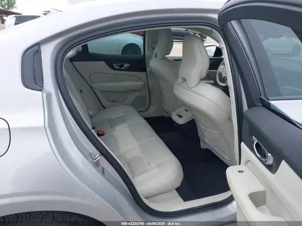 Volvo S60 2024