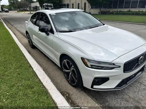 Volvo S60 2024