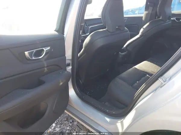 Volvo S60 2024