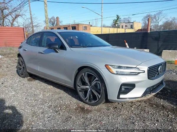 Volvo S60 2024
