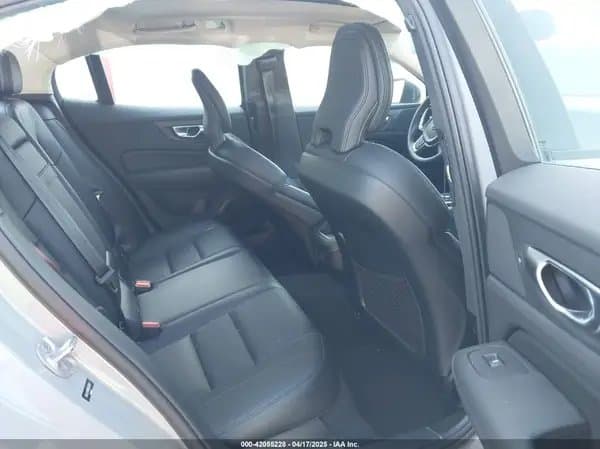 Volvo S60 2024