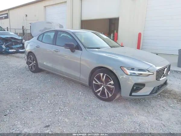 Volvo S60 2024