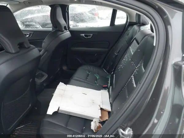 Volvo S60 2024