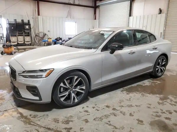 Volvo S60 2025