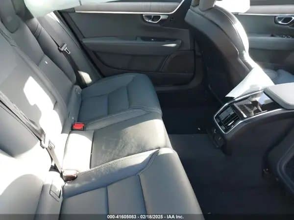 Volvo S90 2023