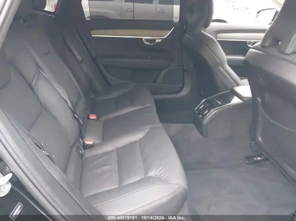 Volvo S90 2023