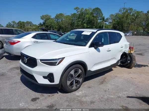 Volvo Xc40 2025