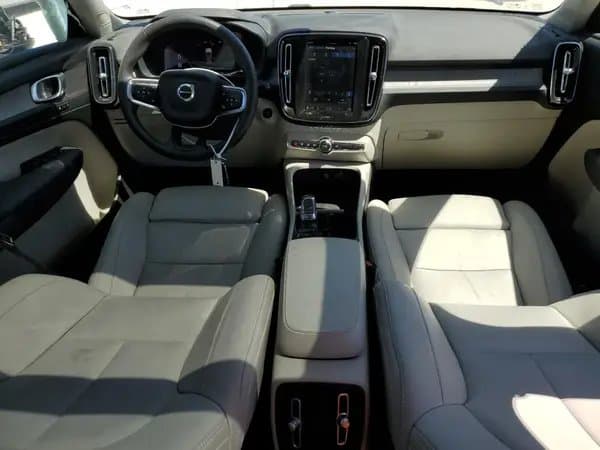 Volvo Xc40 2025