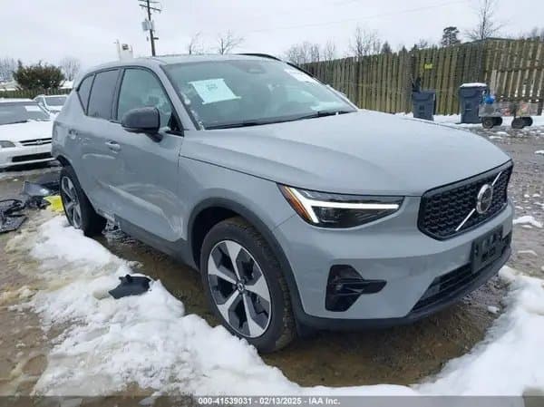 Volvo Xc40 2025
