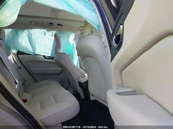 Volvo Xc60 2024